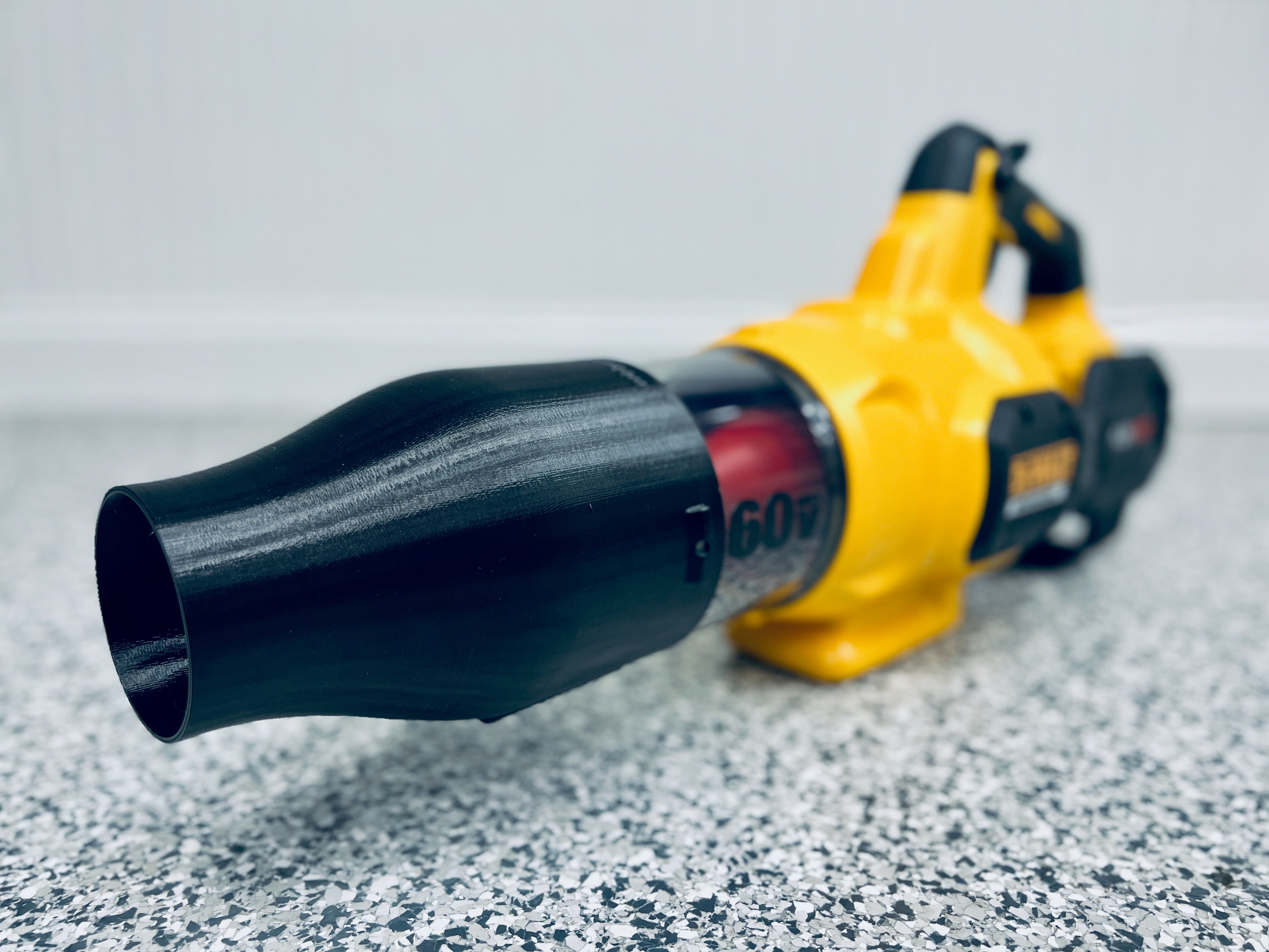 Stubby Nozzle Co. STUBBY® Car Drying Nozzle for DEWALT 60V MAX Leaf Blowers (DCBL772B & DCBL777B) - detail shot 5