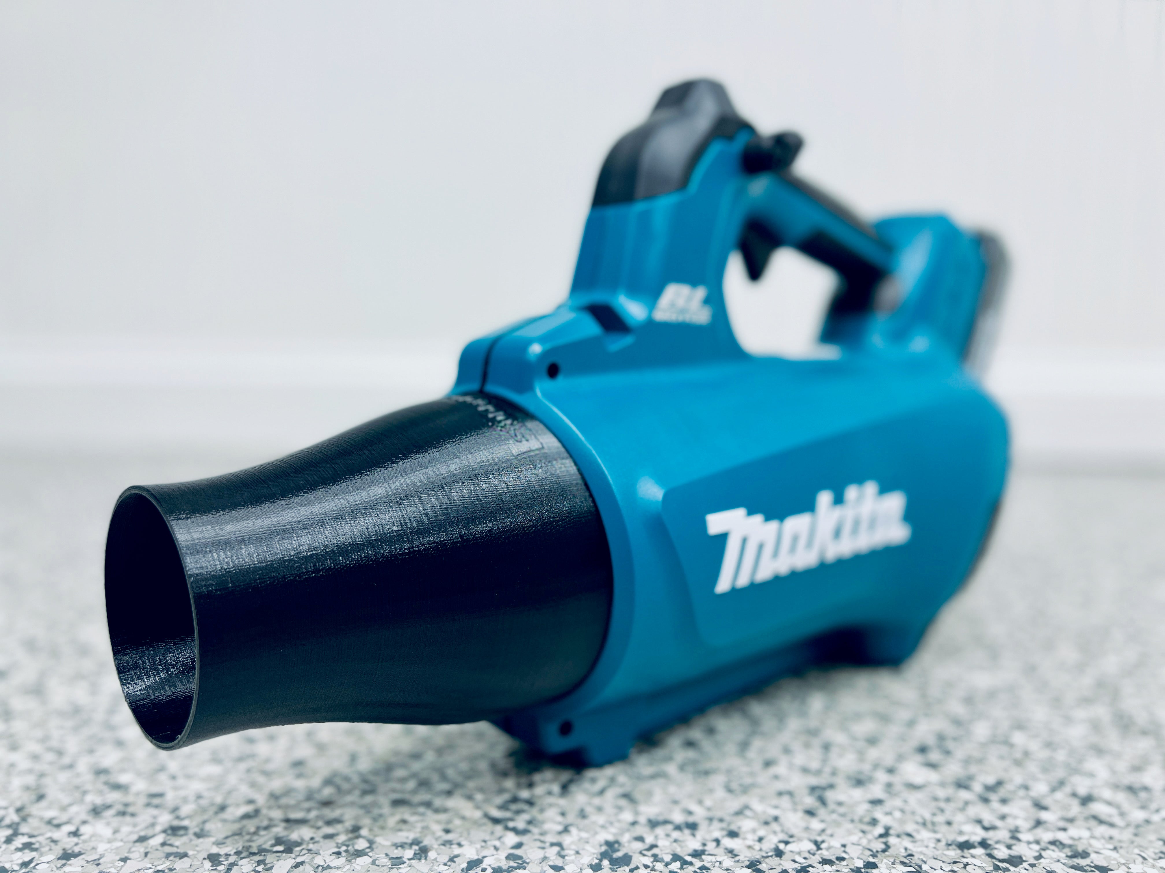 Stubby Nozzle Co. STUBBY® Car Drying Nozzle for Makita 18V LXT Leaf Blower (XBU03Z & DUB184Z) - detail shot 5