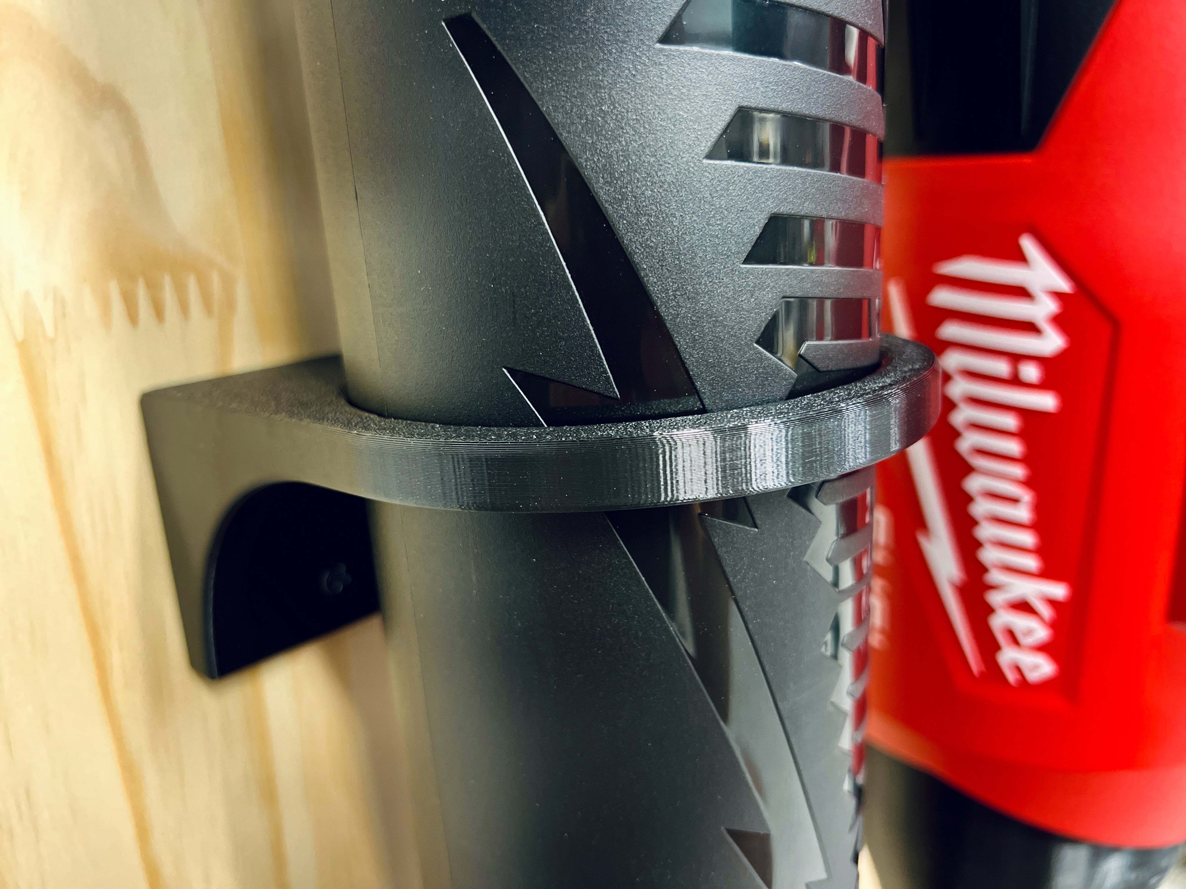 Stubby Nozzle Co. Wall Mount Kit for Milwaukee M18 FUEL Dual Battery Leaf Blower (2824-20) - detail shot 7