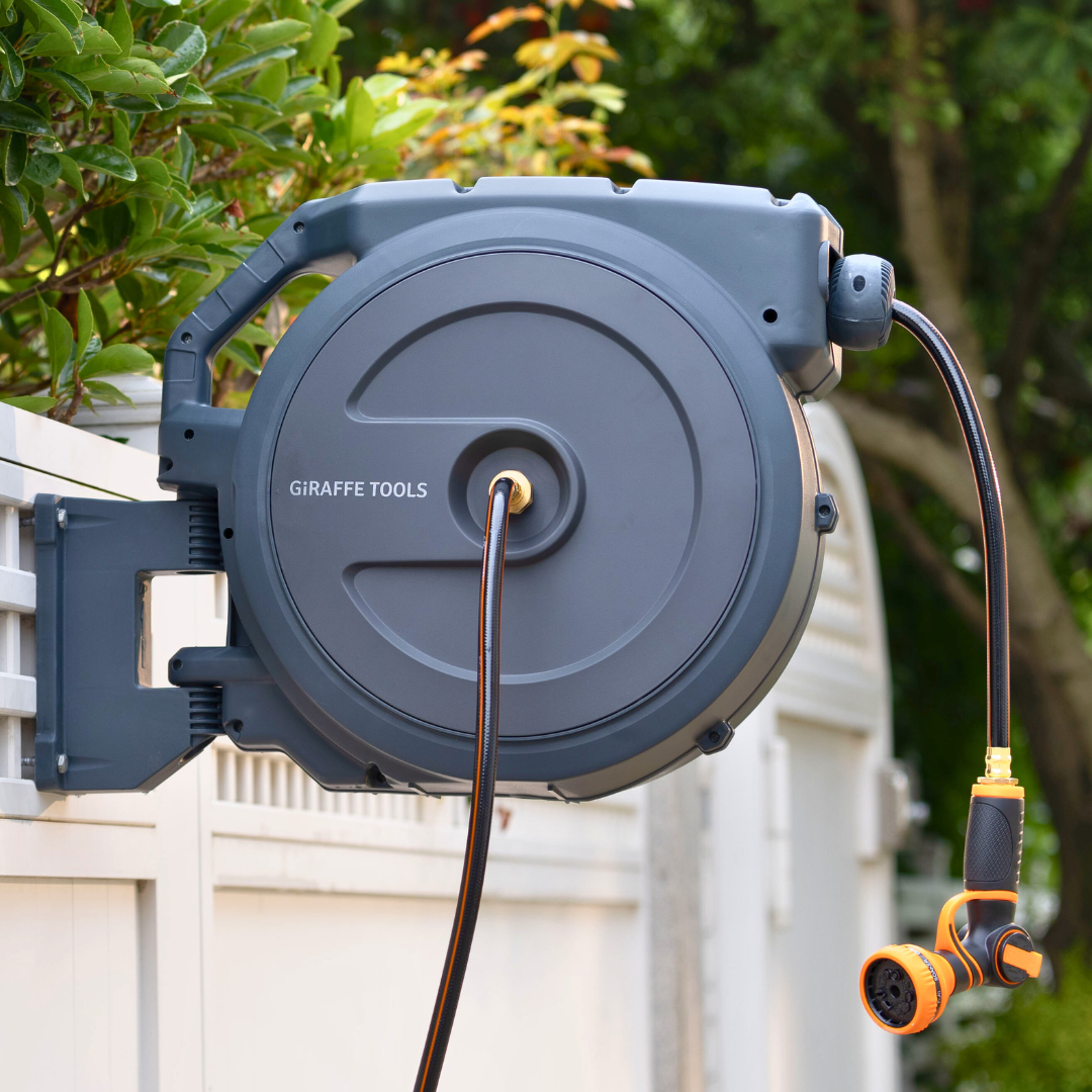 The auto-rewind system,hose locker and 9-mode hose nozzle makes the hose reel more convenient to use.