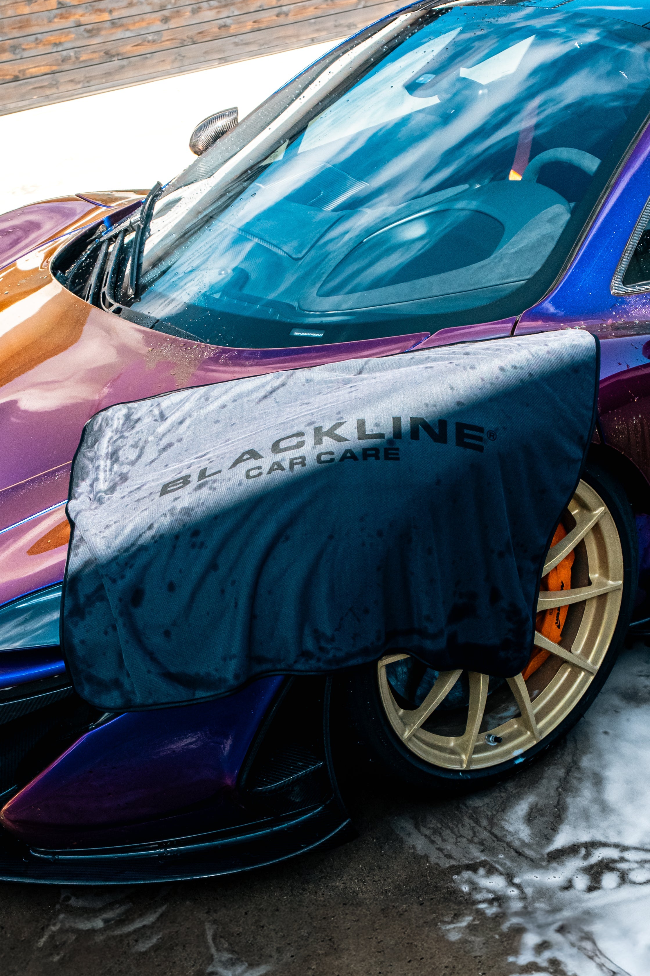Blackline Car Care BLACKLINE® SLIM TWISTED-LOOP DRYING TOWEL in use - professional detailing application