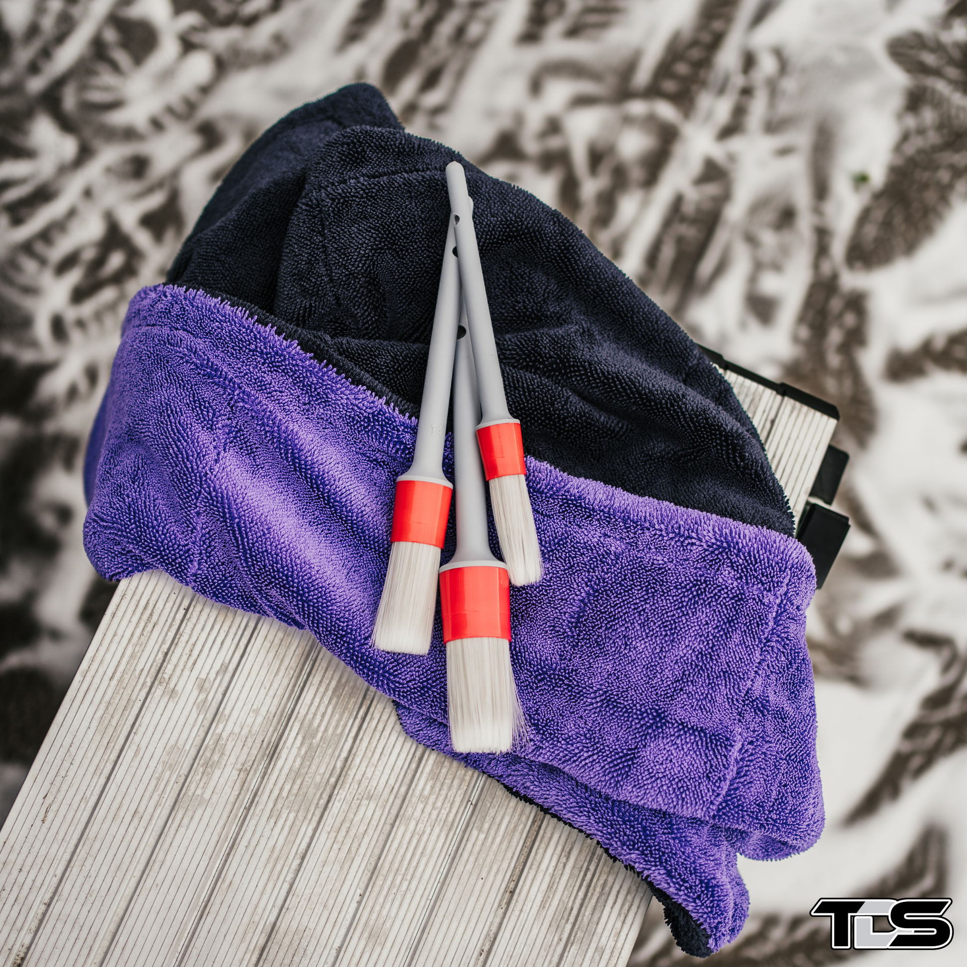 That Detail Brush Set – Interior featuring three sizes of soft-bristle brushes for cleaning vents, dashboards, and delicate surfaces.