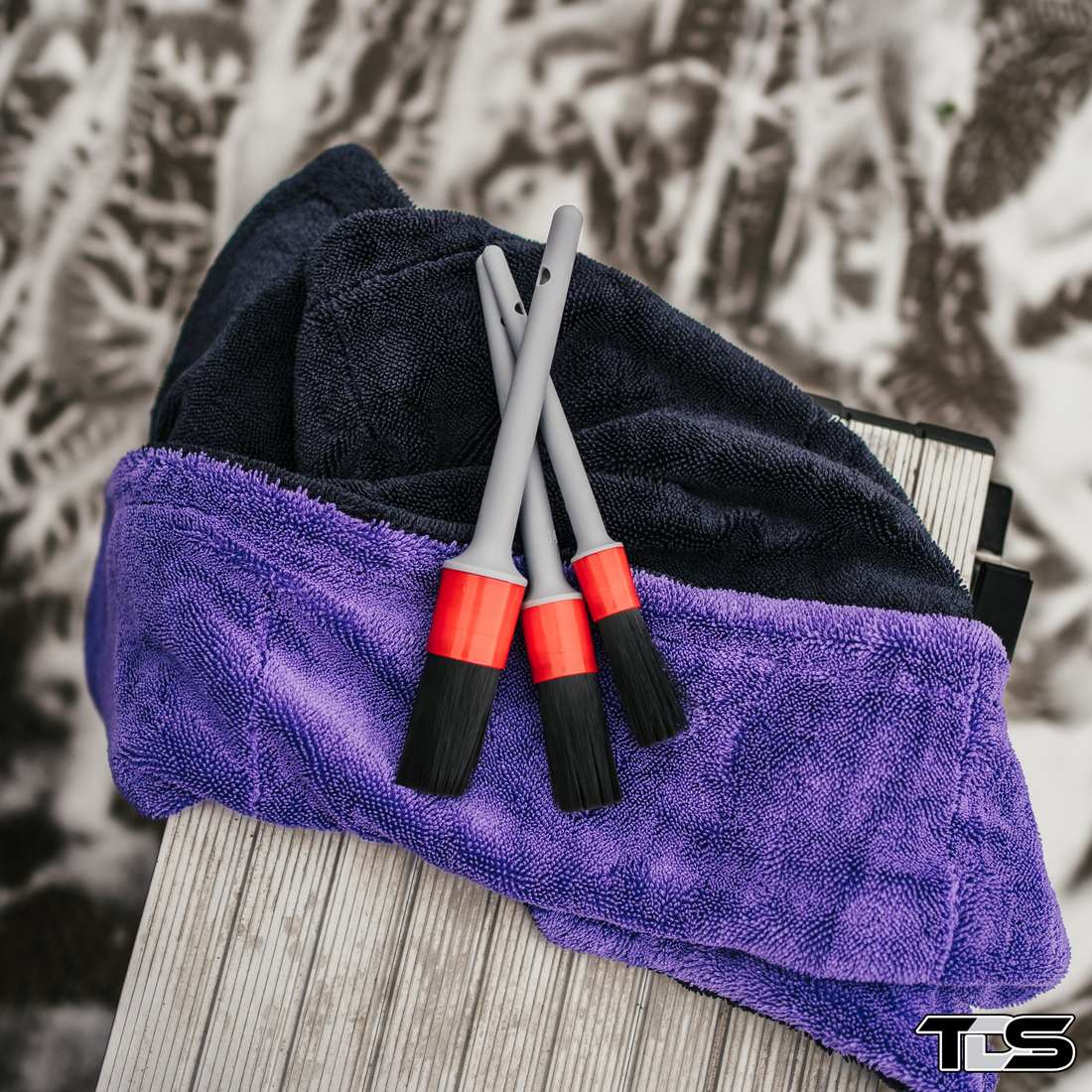 That Detail Brush Set – Exterior featuring three precision detailing brushes for cleaning emblems, grilles, and hard-to-reach areas.