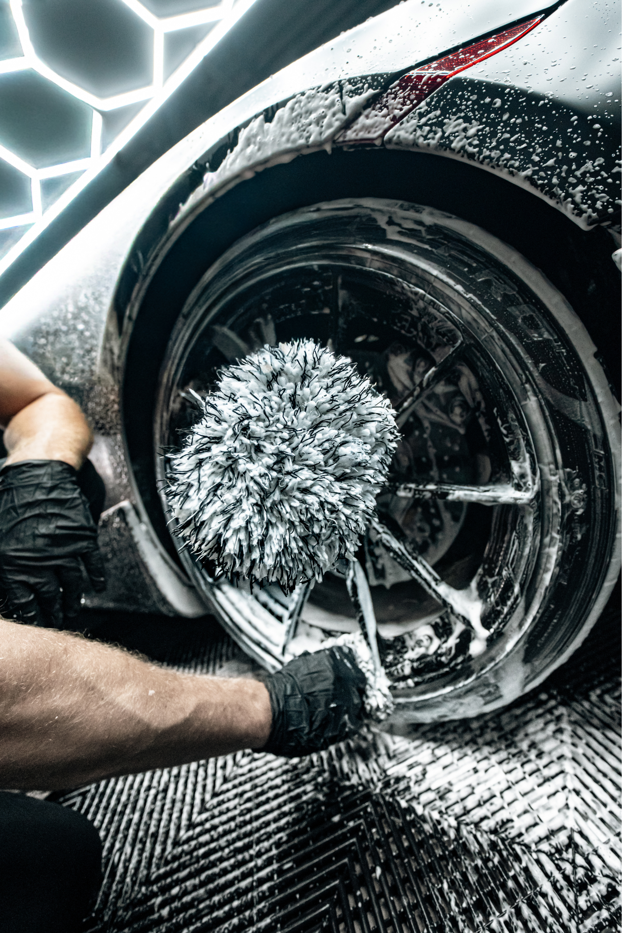 Blackline Car Care BLACKLINE® MICROFIBER WHEEL MITT product closeup - auto detailing equipment