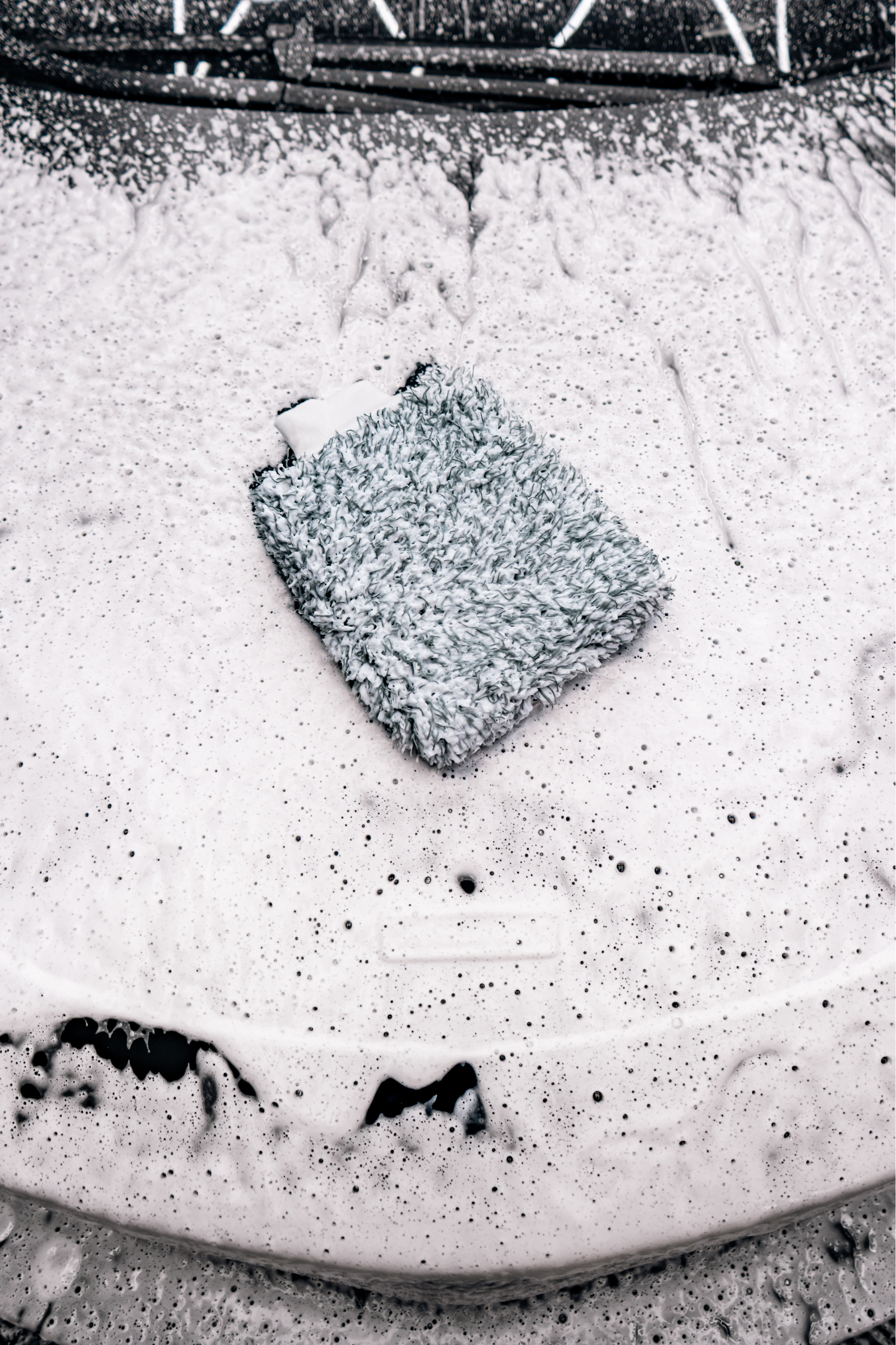 Blackline Car Care BLACKLINE® MICROFIBER WASH MITT in use - professional detailing application