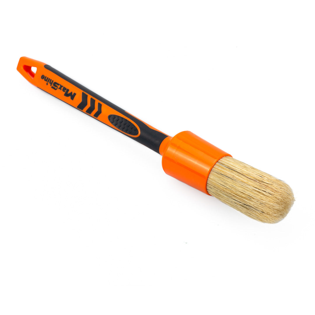 Boar Hair Brushes The boar hair brushes are tailored for professional car detailing, excelling in cleaning irregular shapes and hard-to-reach small areas such