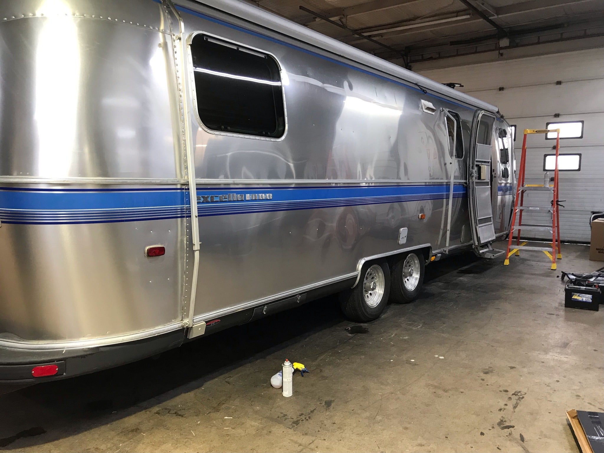 Socar Chemical Sealant is the best all-purpose coating for your car, truck, boat or RV. Sealant is scientifically formulated to protect the finish of your
