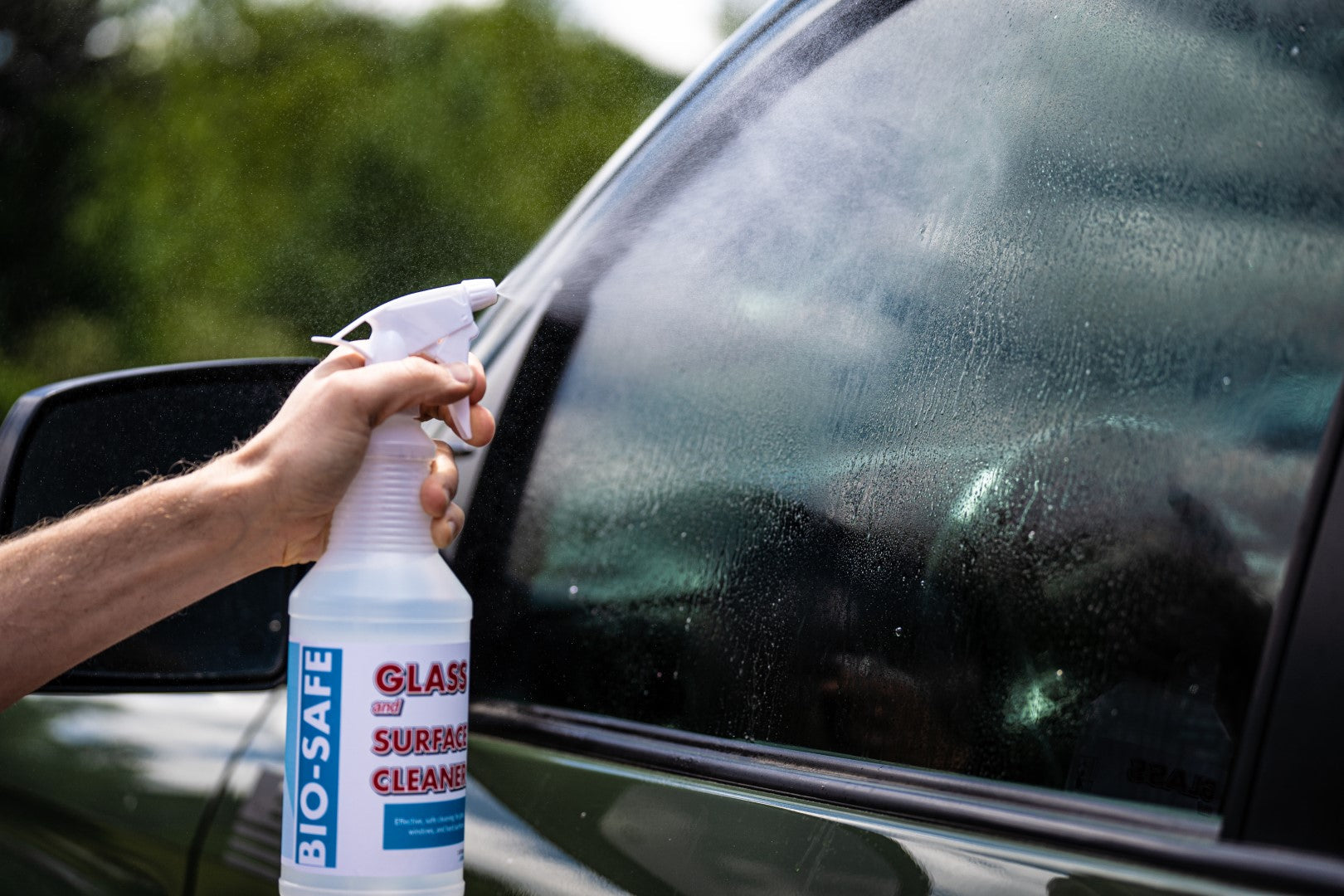 Bio-Safe Glass & Surface Cleaner is a simple, streak-free cleaner for mirrors, windows, windshields, and all types of hard surfaces. Glass & Surface Cleaner is