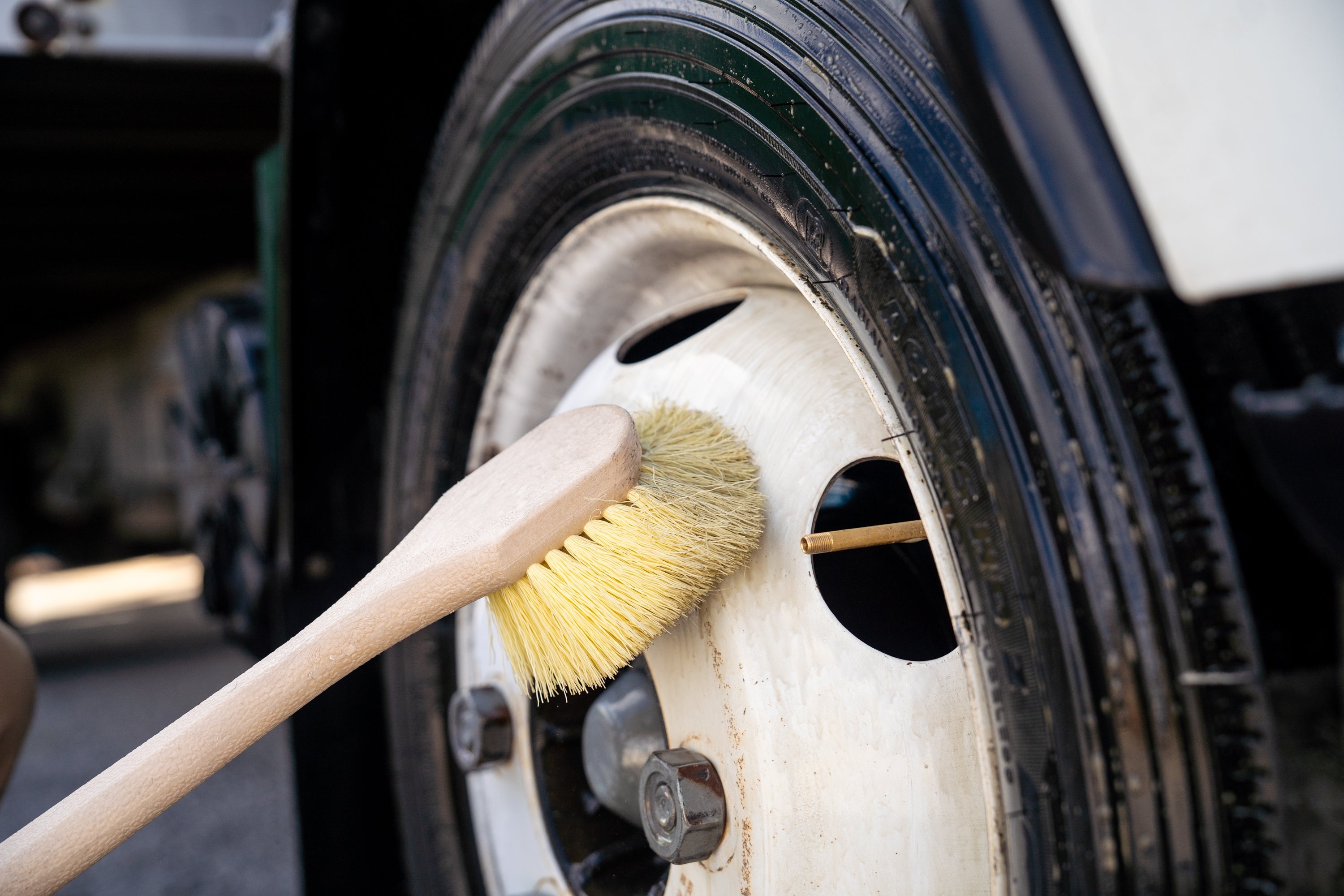 Burst! All-Purpose Degreaser is a specially blended non-caustic degreaser, which will not harm aluminum or other alloy surfaces. Burst! is especially suited