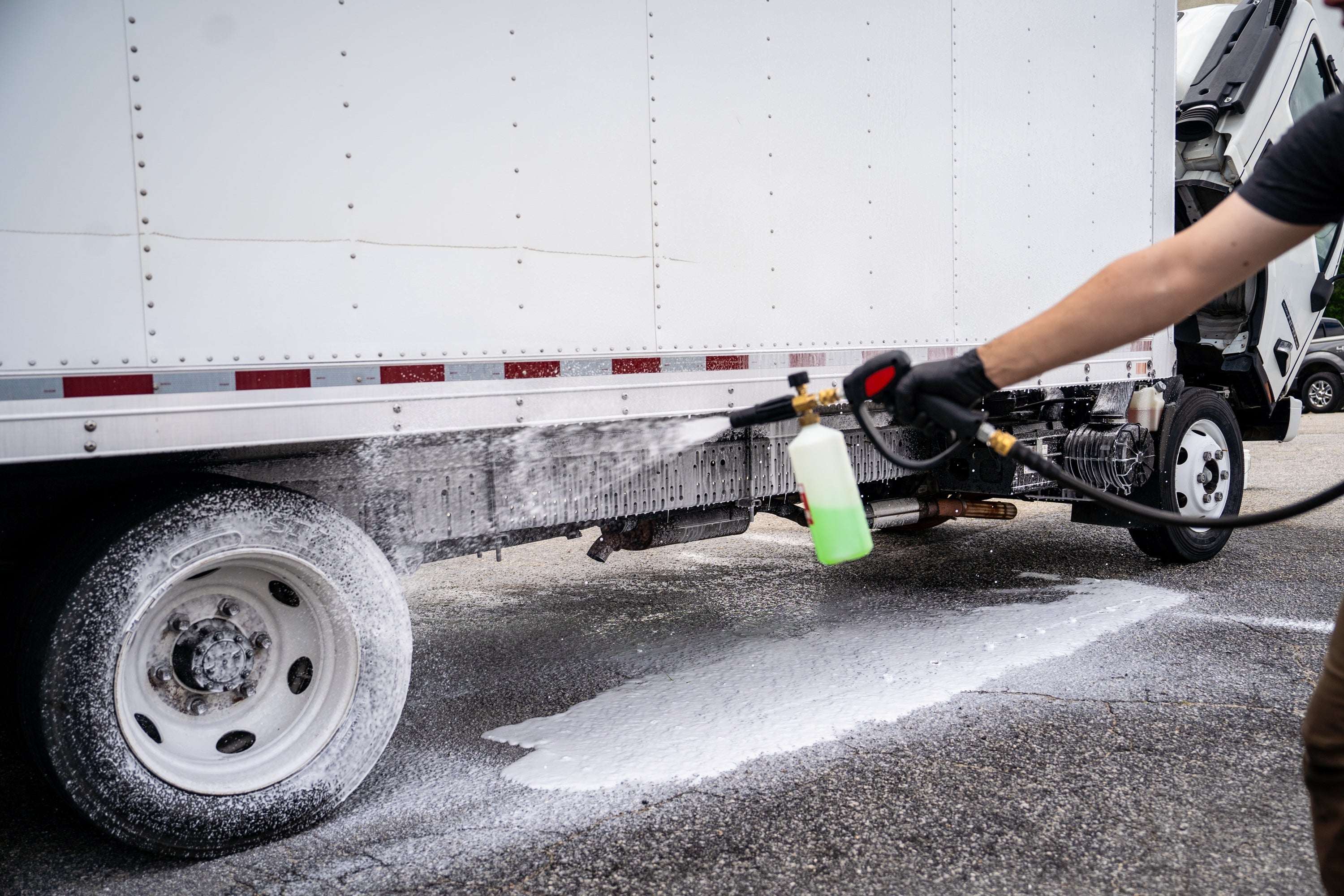 Hammer Down Truck Wash is a professional-grade concentrated cleaner for use on trucks and heavy equipment. Hammer Down Truck Wash is contains a safe