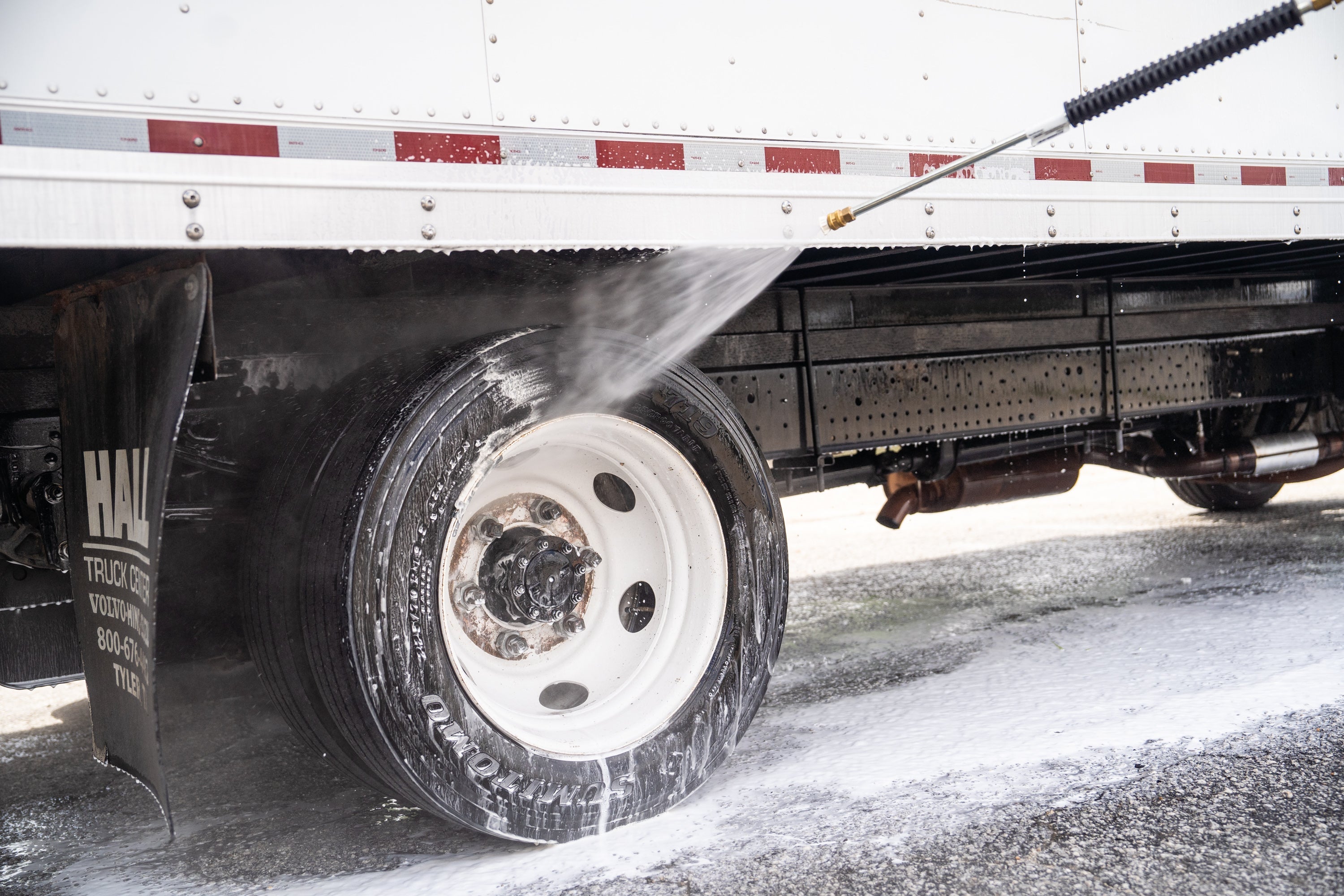 Hammer Down Truck Wash is a professional-grade concentrated cleaner for use on trucks and heavy equipment. Hammer Down Truck Wash is contains a safe