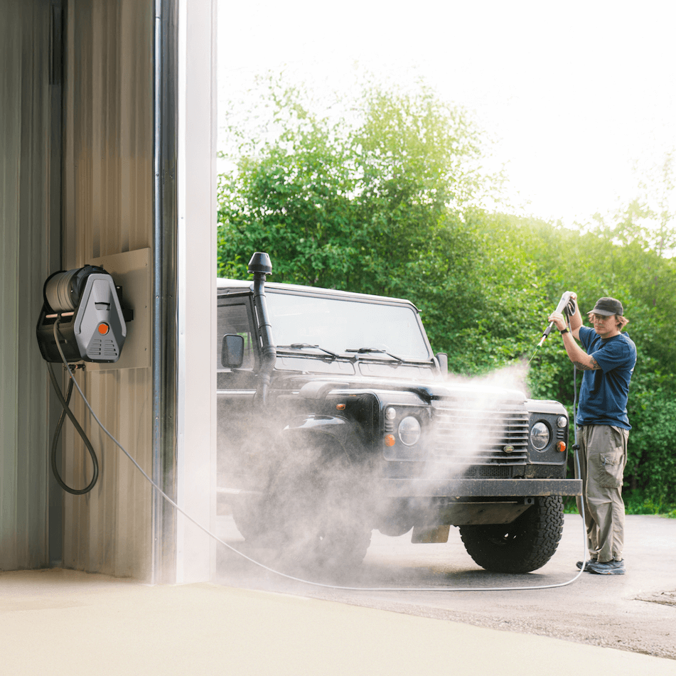 Grandfalls Retractable Pressure Washer Plus has an auto-retraction high-pressure washer which can help you finish our cleaning tasks efficiently.