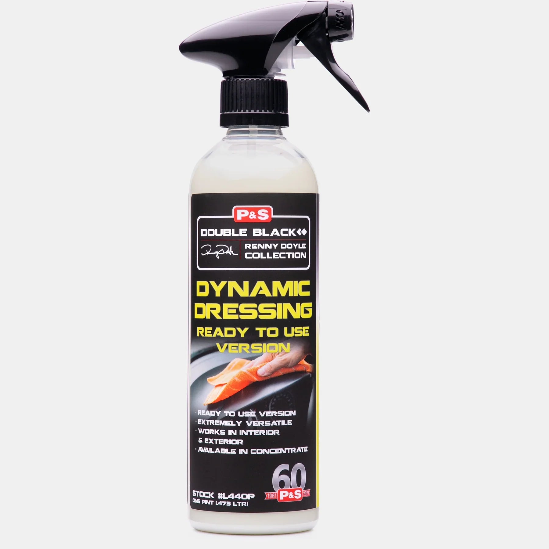 P&S Detailing Products P&S DYNAMIC DRESSING RTU PINT in use - professional detailing application