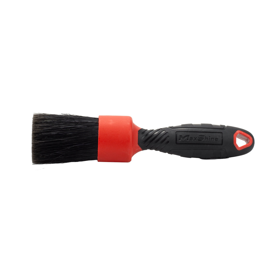 Stubby Brush For Car Detailing The stubby brush for car detailing maximizes user comfort with its textured stubby handle and ergonomic grip. It further