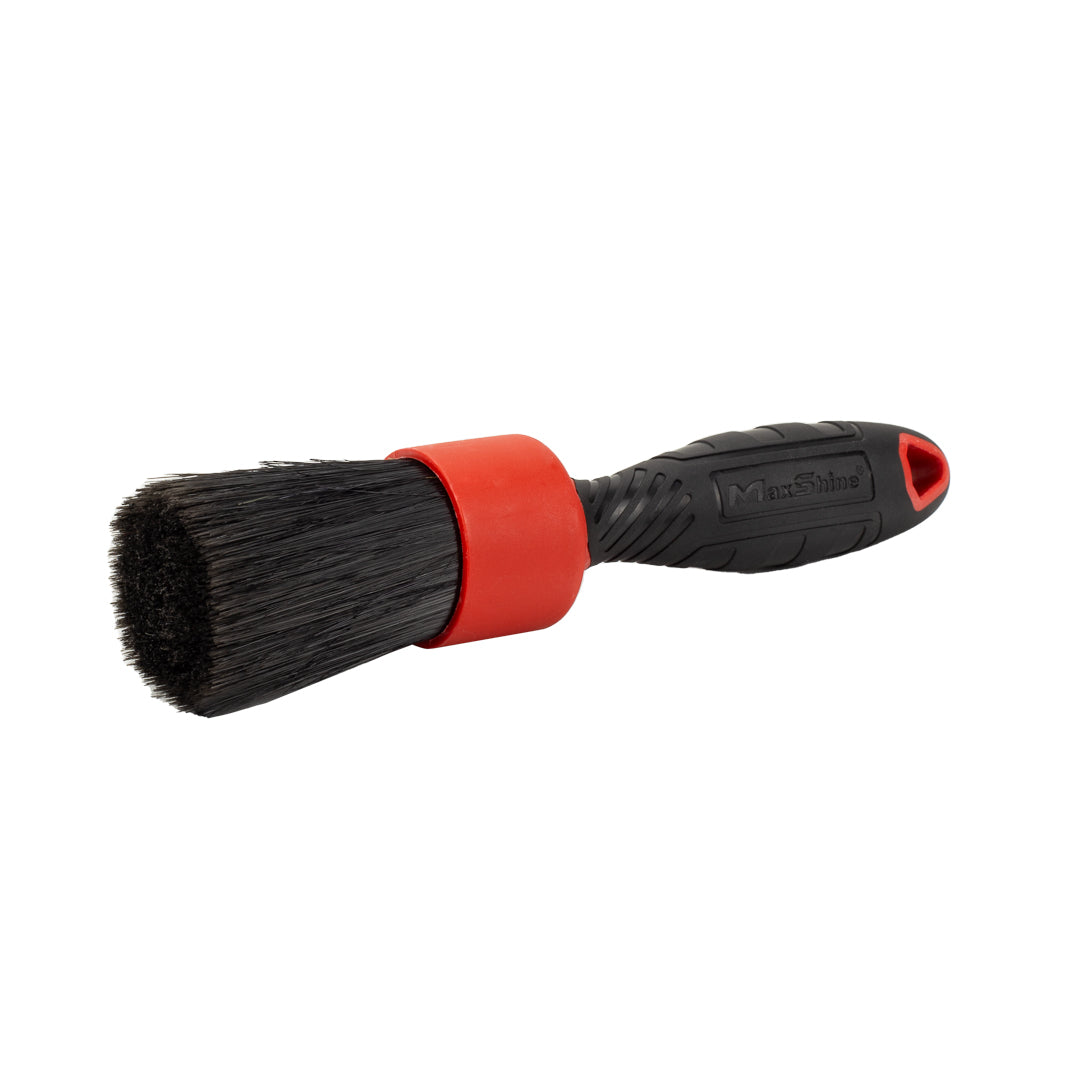 Stubby Brush For Car Detailing The stubby brush for car detailing maximizes user comfort with its textured stubby handle and ergonomic grip. It further