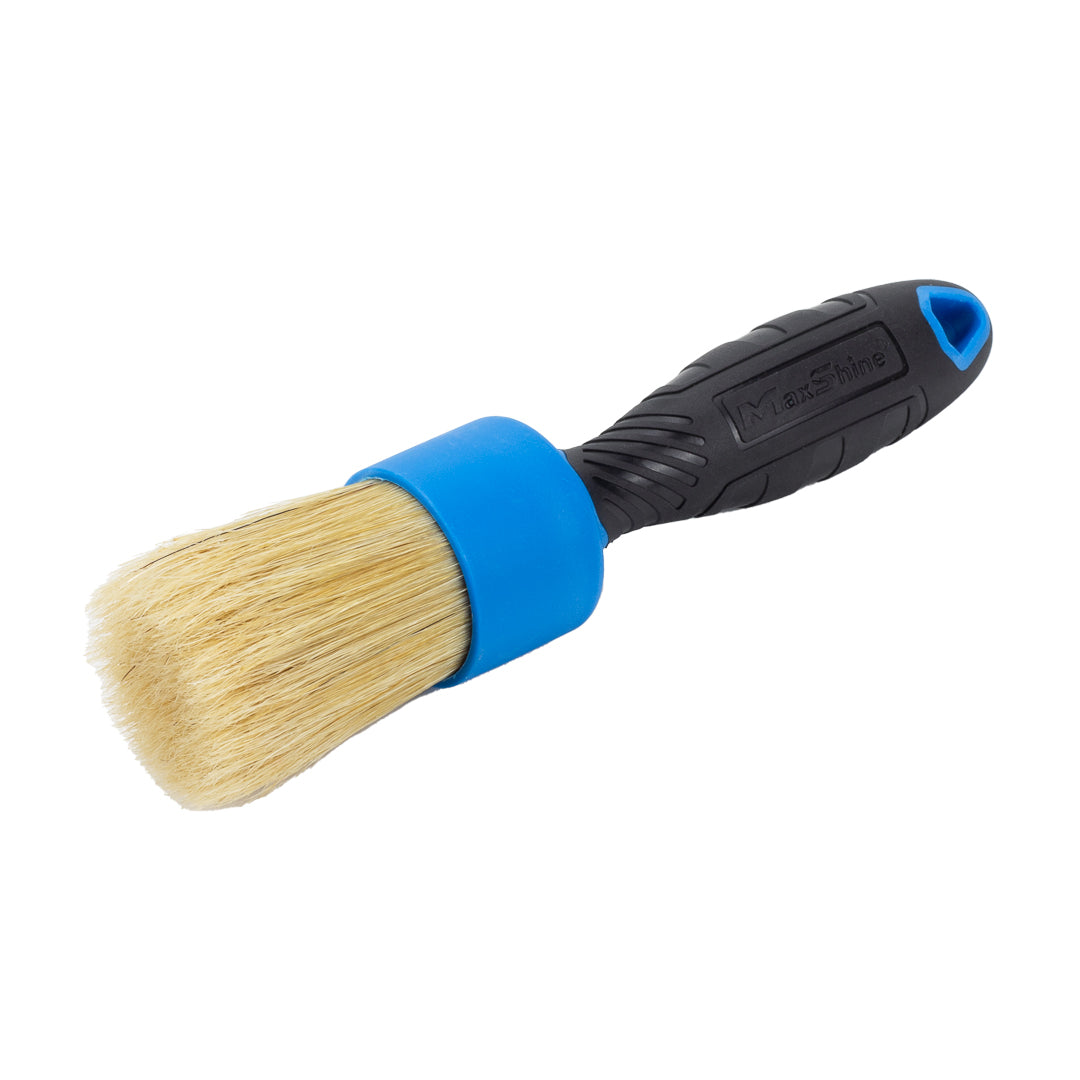 Stubby Brush For Car Detailing The stubby brush for car detailing maximizes user comfort with its textured stubby handle and ergonomic grip. It further