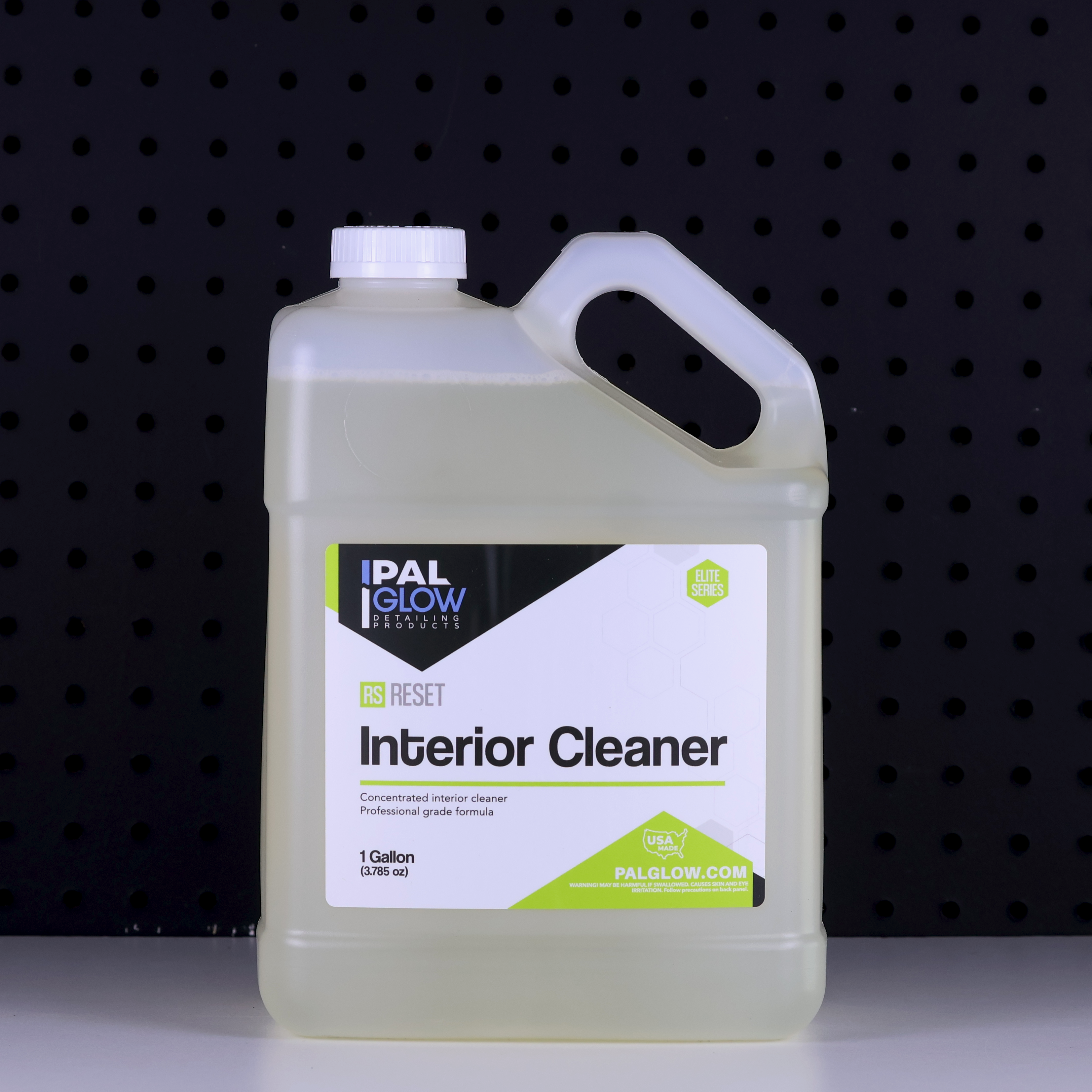 Features Sprayable formula that delivers a wet-look, high gloss finish Silicone-based dressing for quick application and long-lasting protection Deep-shine