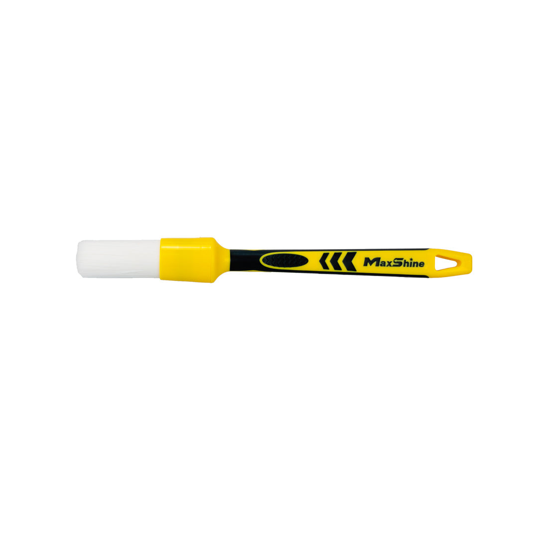 The Detailing Brushes Kit The detailing brushes kit offers three(3) sizes: small, medium, and large - tailored for detailing different targets, each featuring