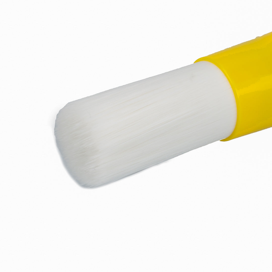 The Detailing Brushes Kit The detailing brushes kit offers three(3) sizes: small, medium, and large - tailored for detailing different targets, each featuring