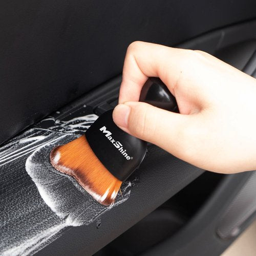 Ultra Soft Detailing Brush For Cleaning Emblems, Badges, or Logos The Ultra-soft detailing brush is an excellent tool for any detailer for dusting or cleaning
