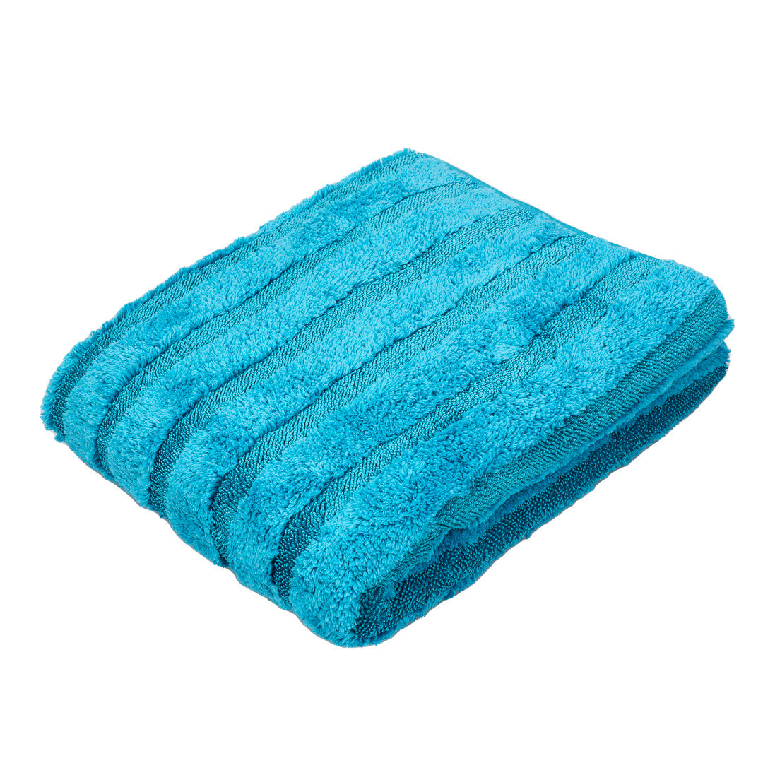 Extra Soft Towels Twisted Loop and Coral Velvet The texture of these extra soft towels ensure a gentle touch on surfaces, while the exceptional absorbency