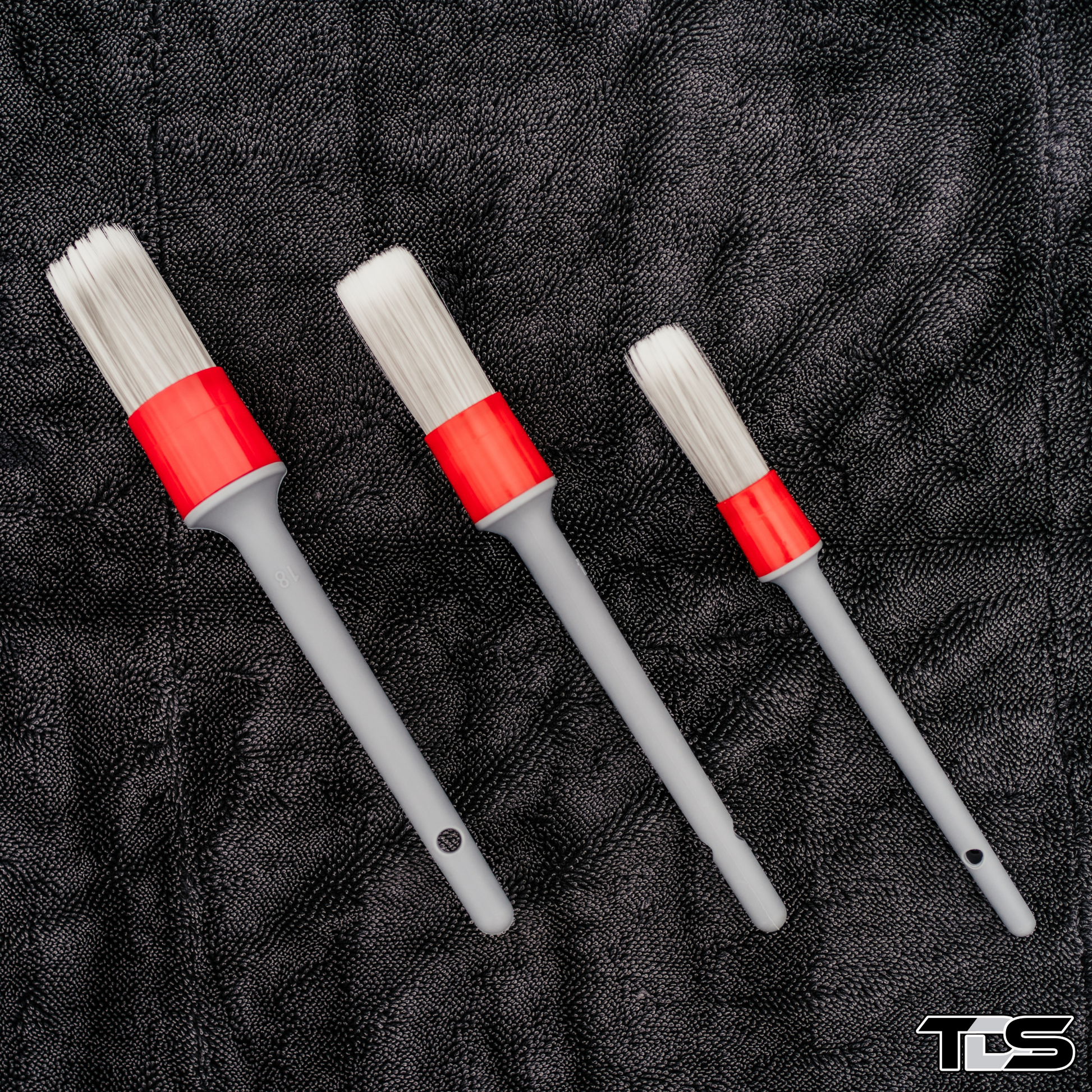That Detail Brush Set – Interior featuring three sizes of soft-bristle brushes for cleaning vents, dashboards, and delicate surfaces.