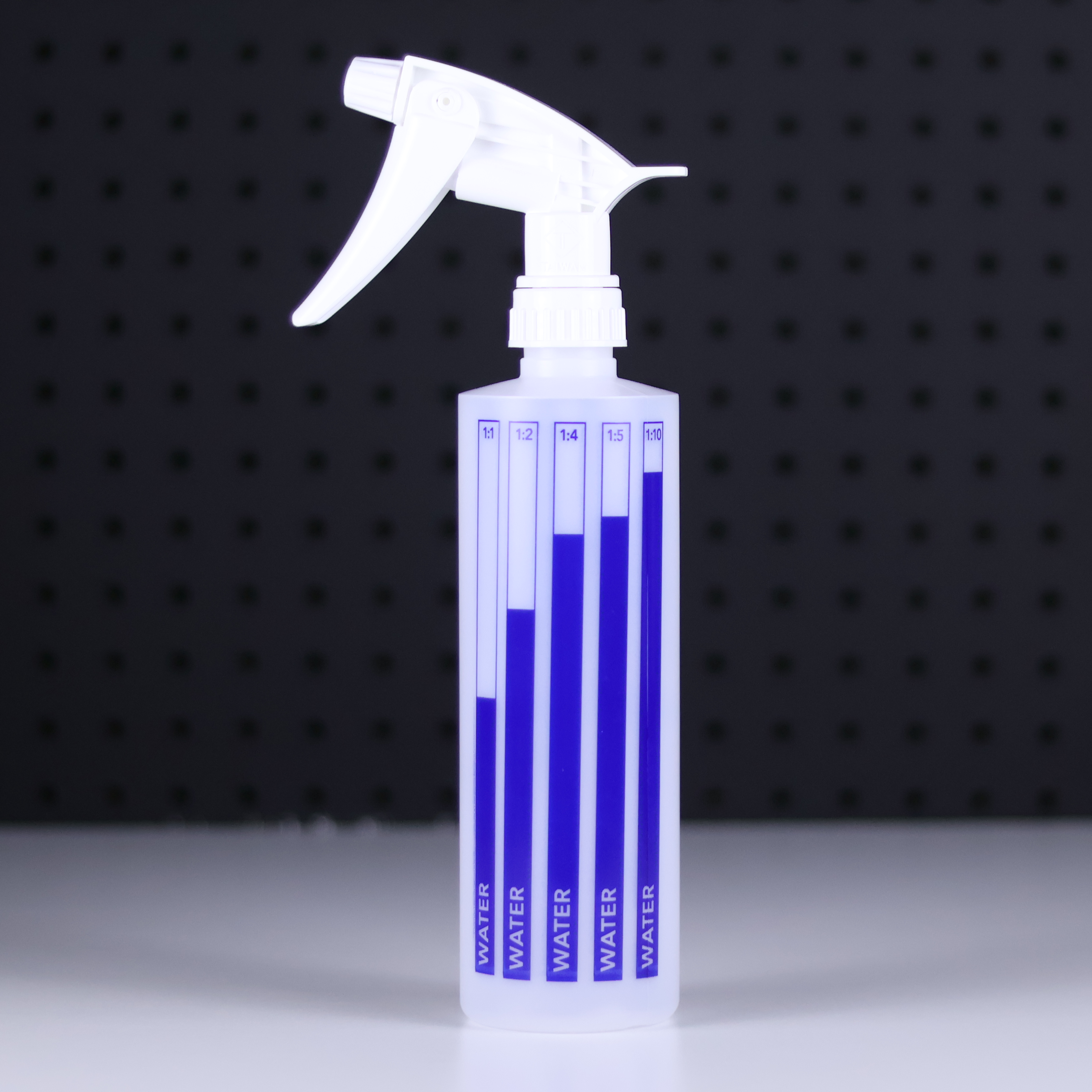 PalGlow Pal Glow Container Dilution Bottle with Heavy Duty Sprayer 16oz in use - professional detailing application