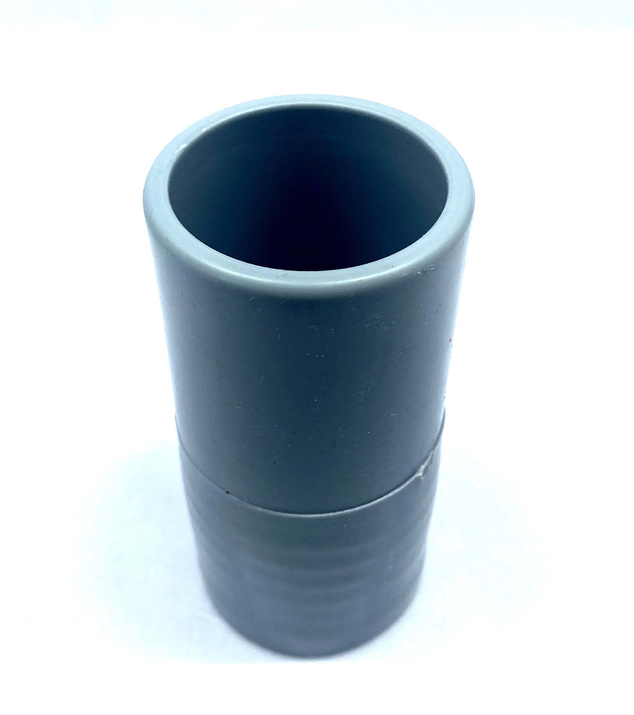 This durable expansion cuff adapts any 1.25" (32 mm) inside diameter hose to accept 1.5" (38 mm) tools such as the Fang Adapter or crevice tool for mounting