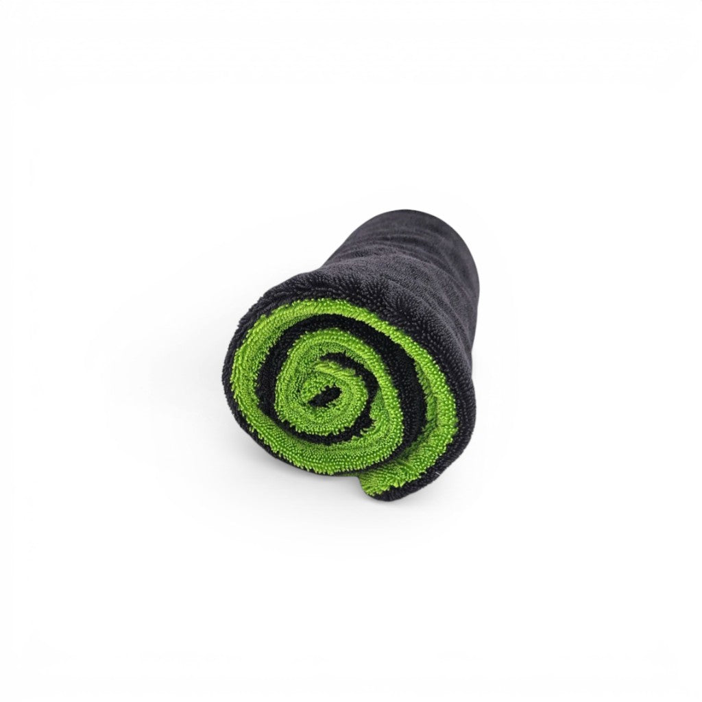 That Detail Shop green and black dual twisted-loop microfiber drying towel, 1600 GSM, 20x30 inches