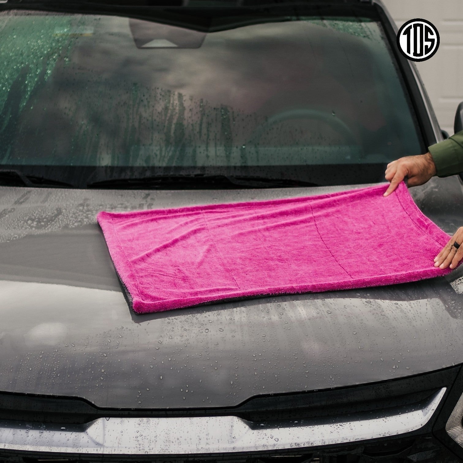 That Detail Shop pink and gray 1400 GSM microfiber car drying towel, 20x30 inch, edgeless design