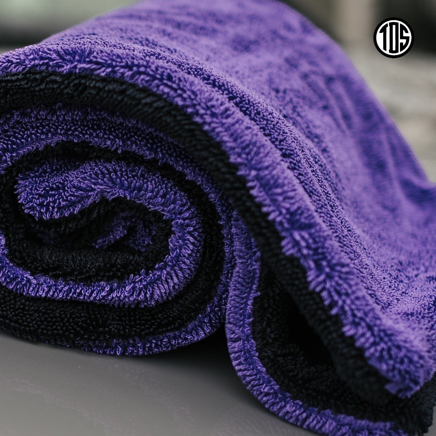 That Detail Shop purple and black dual twisted-loop microfiber drying towel, 1600 GSM, 20x30 inches